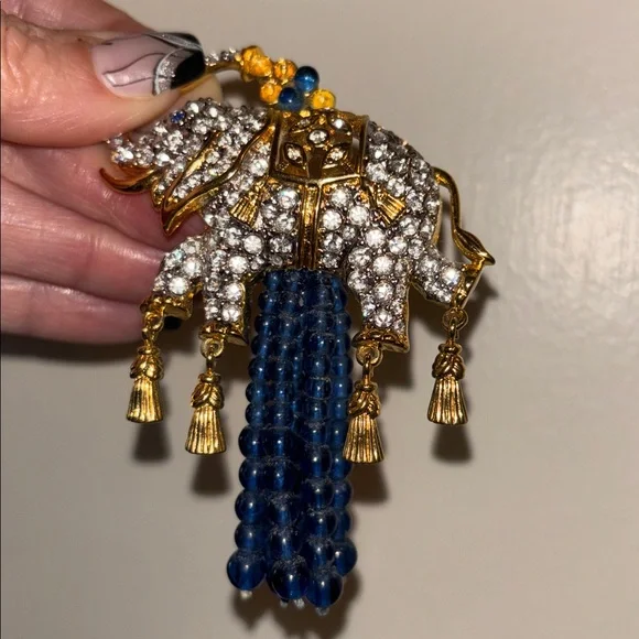 Vintage Elizabeth Taylor Elephant Walk Brooch for Avon — 1993 - Picture 2 of 6